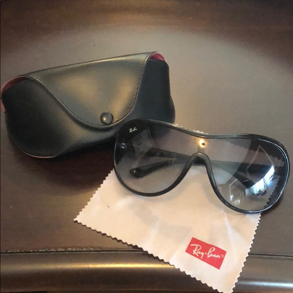 Ray Bans sunglasses